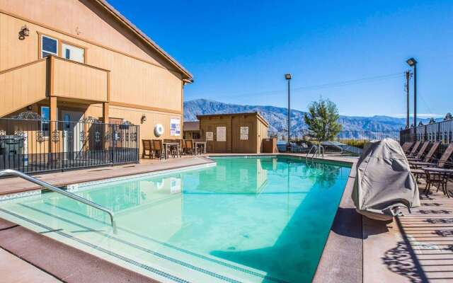 Quality Inn Lone Pine near Mount Whitney