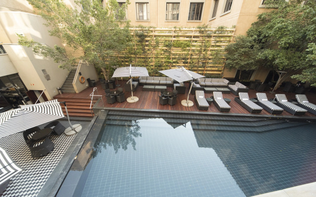 Davinci Hotel And Suites On Nelson Mandela Square