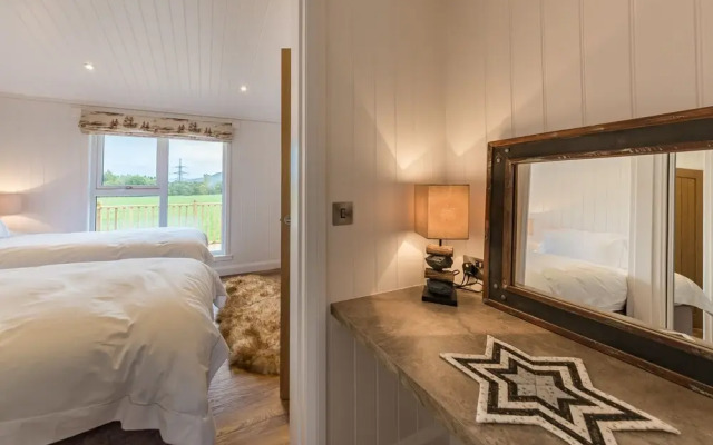 Scenic 2 Bedroom Karelia Lodge