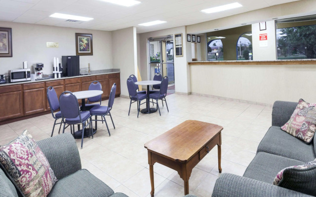 Knights Inn Murfreesboro