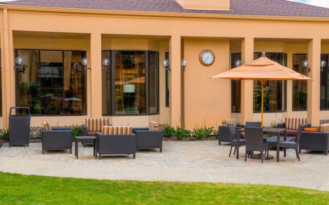 Courtyard by Marriott Chicago Deerfield