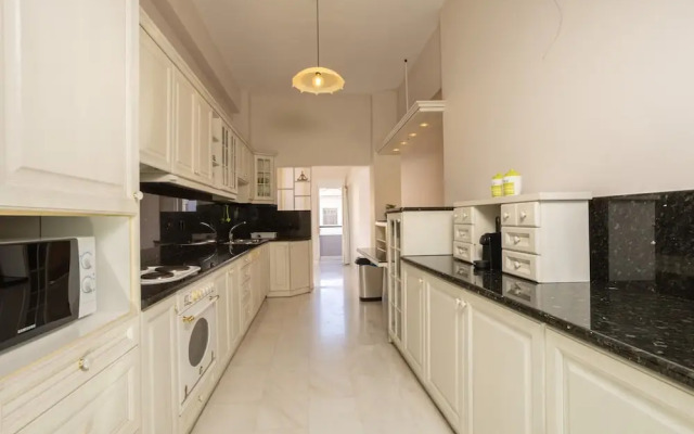 The White Marble Luxury City Apt