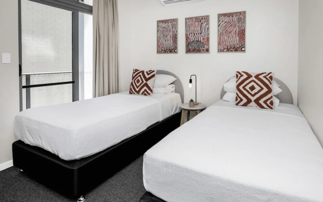 City Centre Apartment with Mountain View