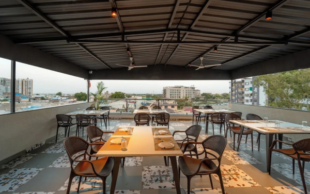 Aceotel Select Sarvagya Nipania -  A Luxury Boutique Hotel