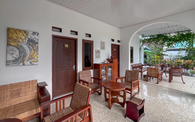 RedDoorz  Syariah @Omahwatumas Near Amikom Purwokerto – Lobby – Purwokerto