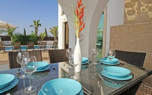 Villa Bridgit