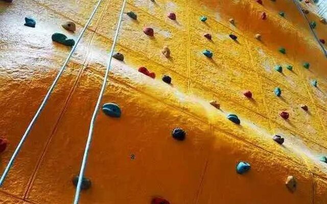 98 Climbing Hostel