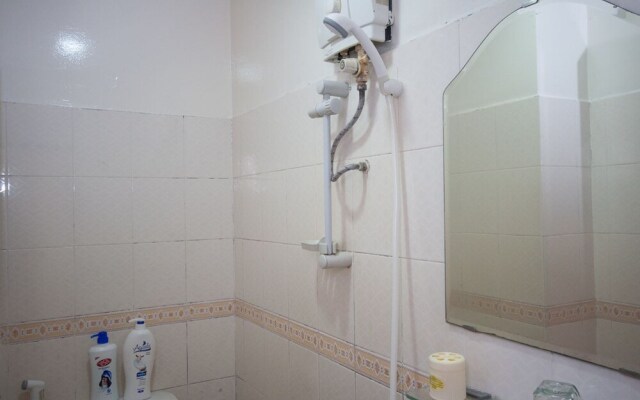 The Prince of Whales Hostel & Bar