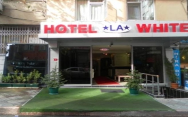 Hotel La White