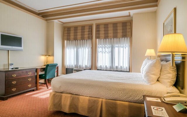 Wolcott Hotel