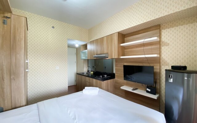Cozy Stay Studio Room At Springlake Summarecon Bekasi Apartment