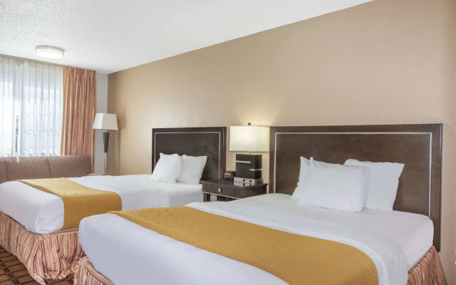 Umpqua Valley Hotel