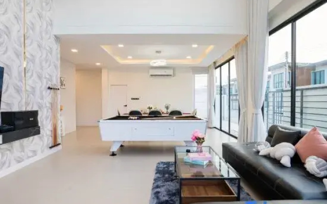 Mana Fun Poolvilla Pattaya