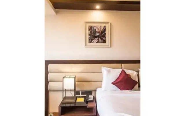Kpm Tripenta Hotel