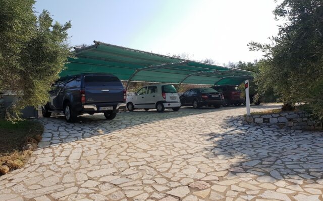 Domaine Papakonstantis Apartments To Let