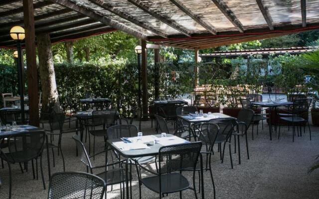 Italian Holidays Mobile house in Ameglia