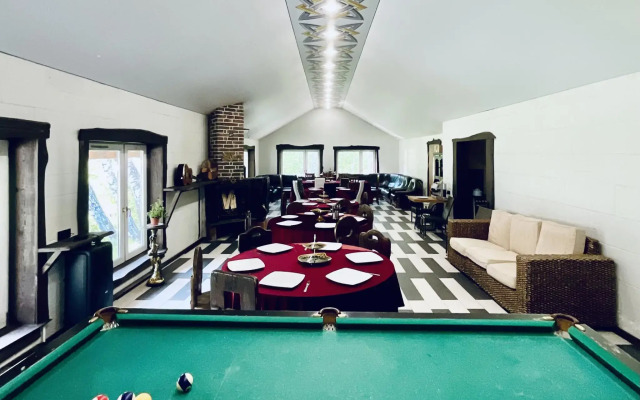 Gora Country Club