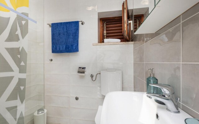 Nice Home in Pinezici With Wifi and 4 Bedrooms