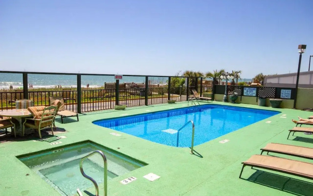 Court Capri Condos by Hosteeva