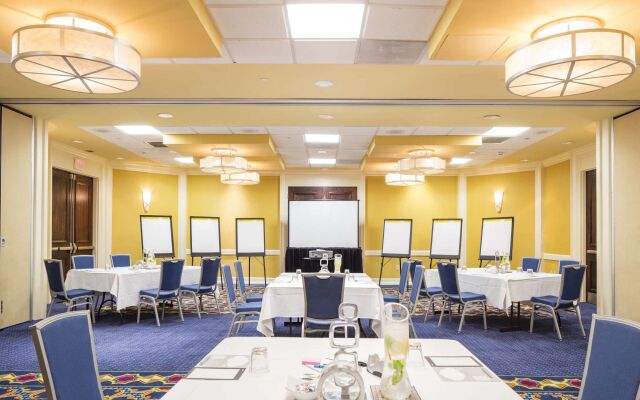 Renaissance Mobile Riverview Plaza Hotel