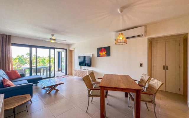 Modern Luxury Condo Close to the Beach