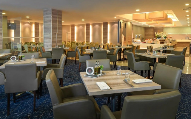 St. Giles Boulevard Hotel