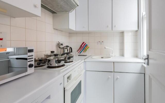 One bedroom High street kensington Apartment