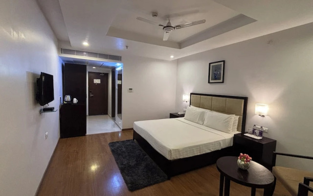 Triguna Clarks Inn