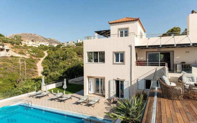 ELIDA -pool, billiard, views, 4min walk to the sea