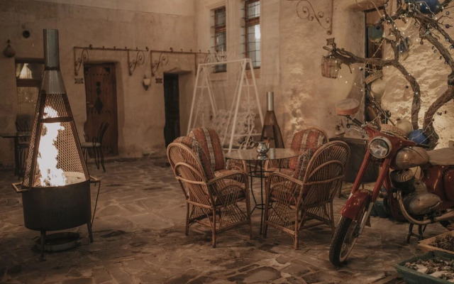Young Cave Hotel