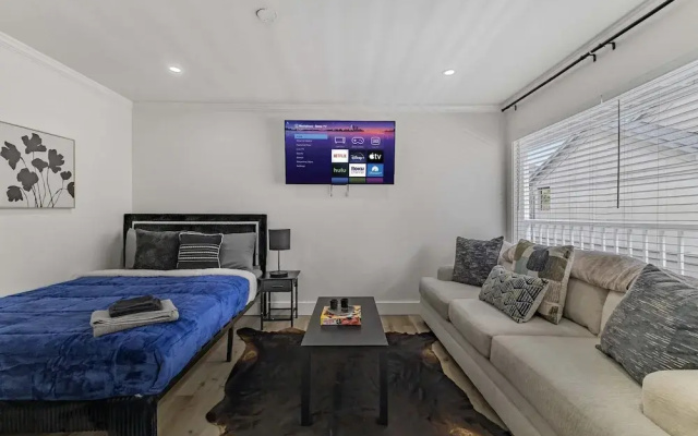 1BD Montrose Living Prime Location Comfy Beds