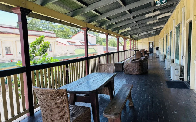 Mossman Exchange & Backpacker Resort
