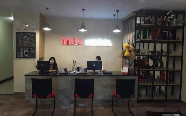 MJ s Hotel