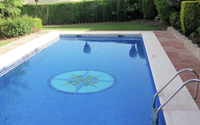 Cozy Villa in Villanueva de la Concepción with Swimming Pool