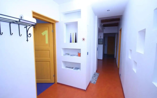 Sunnyhouse Apartments