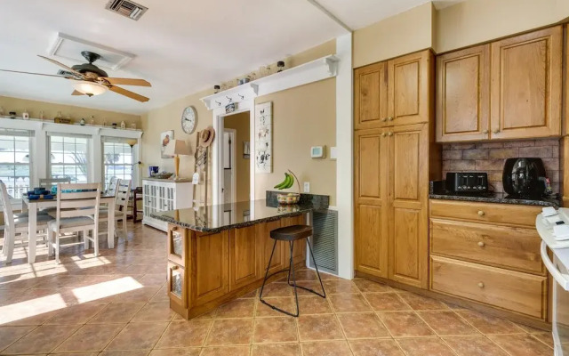 Lakefront Tavares Home w/ Deck, Patio & Dock!
