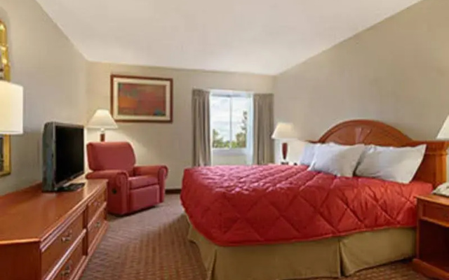 Ramada Burlington Hotel and Conference Center