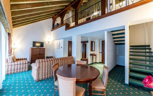Lux Garden Hotel