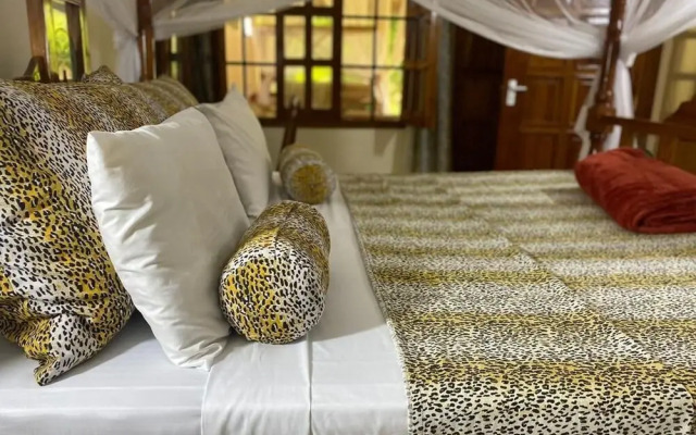 Lux Suites Tembo Court Apartments