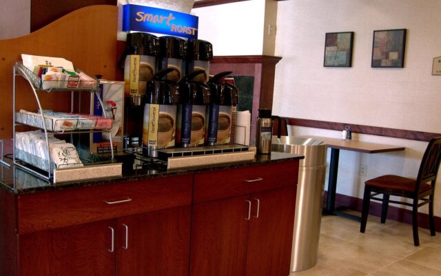 Holiday Inn Express Hotel & Suites Rochester by IHG