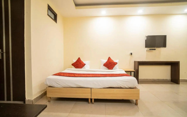 Red Coral Hassanpur by OYO Rooms