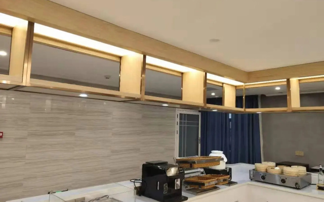 Kyriad Marvelous Hotel Xiangyin Bus Station