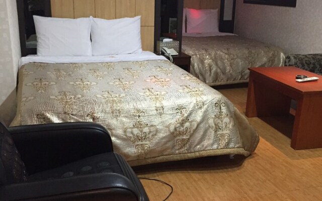 Equus Motel