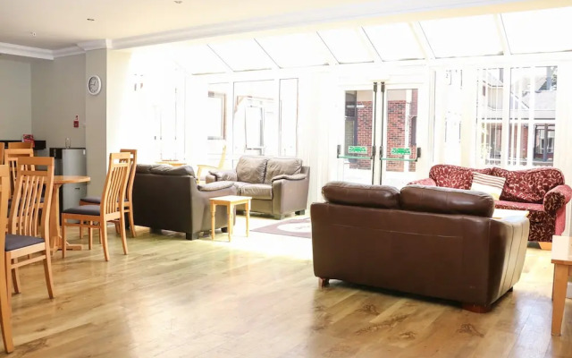 Flat 32 - Marine Court