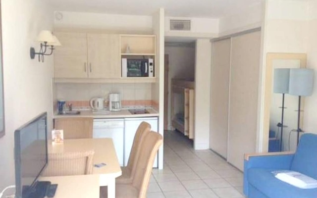 Studio in Saint-laurent-du-var, With Pool Access, Enclosed Garden and