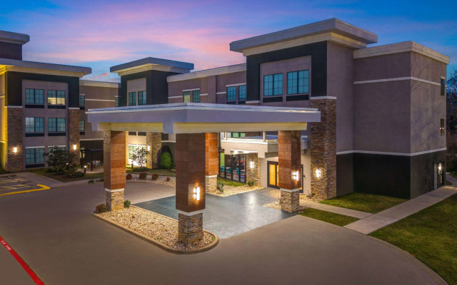 La Quinta Inn & Suites by Wyndham Tyler - University Area