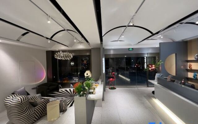 Sushi Light Luxury Hotel (Shanghai Xinzhuang Business District)