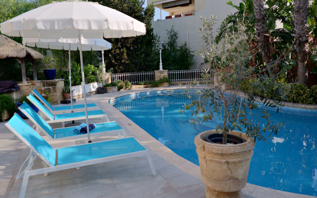 Village Knights Accommodation