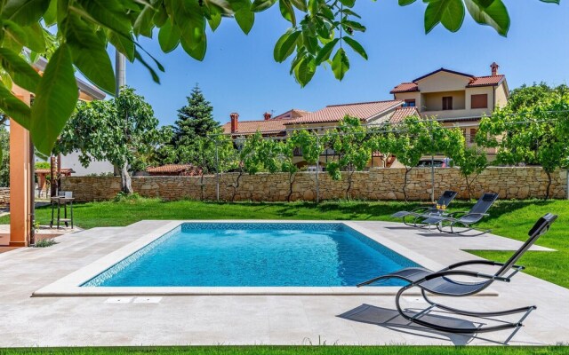 Awesome Home in Banjole With Wifi and 2 Bedrooms