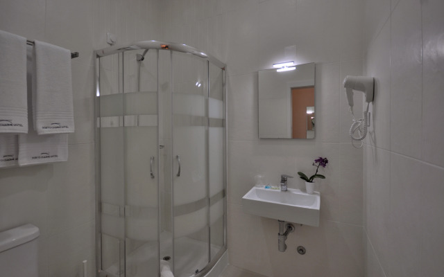 Porto Charming Hotel